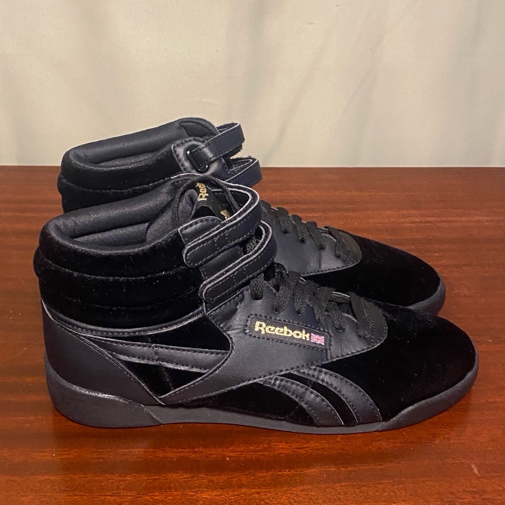 Reebok Classic  Free Style Hi Black Velvet 2 Shoes 5.5 Youth